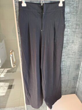 Athleta Black Wide Leg Pleated Commuter Pants, Size 2, Style 305514
